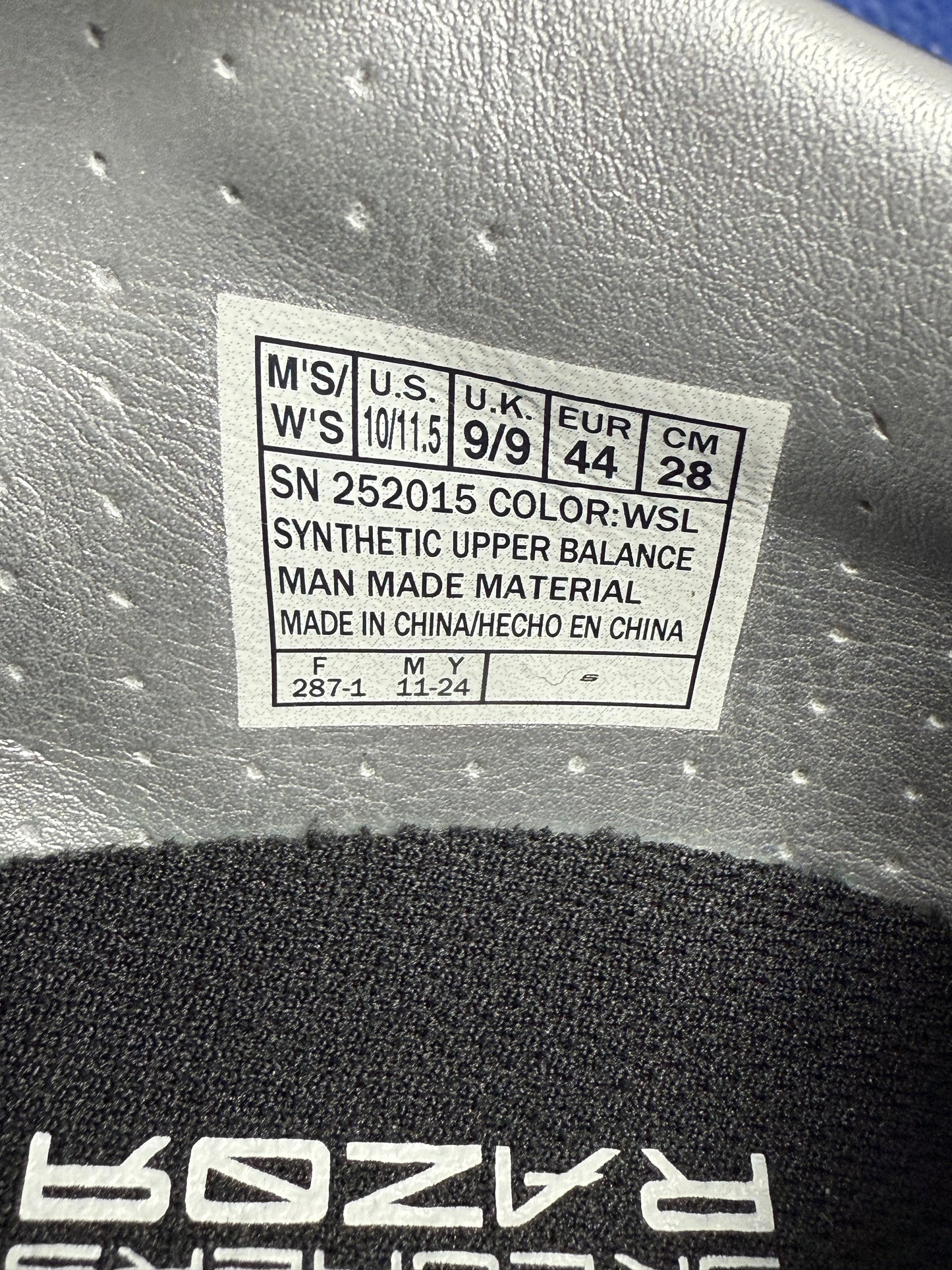 BUTY DO PIŁKI NOŻNEJ KORKI SKECHERS RAZOR 1.5 R.44