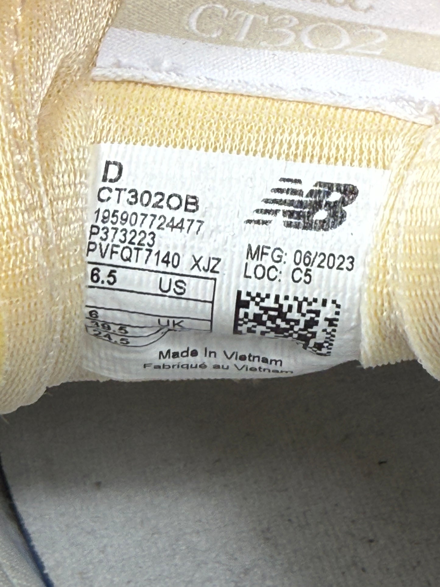 BUTY NEW BALANCE CT302 R.39.5