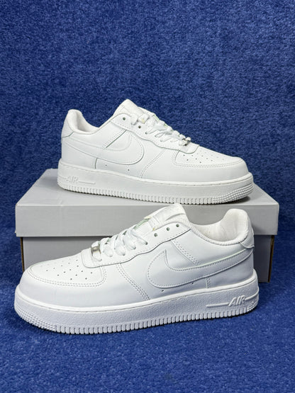 BUTY NIKE AIR FORCE 1 WHITE R.43