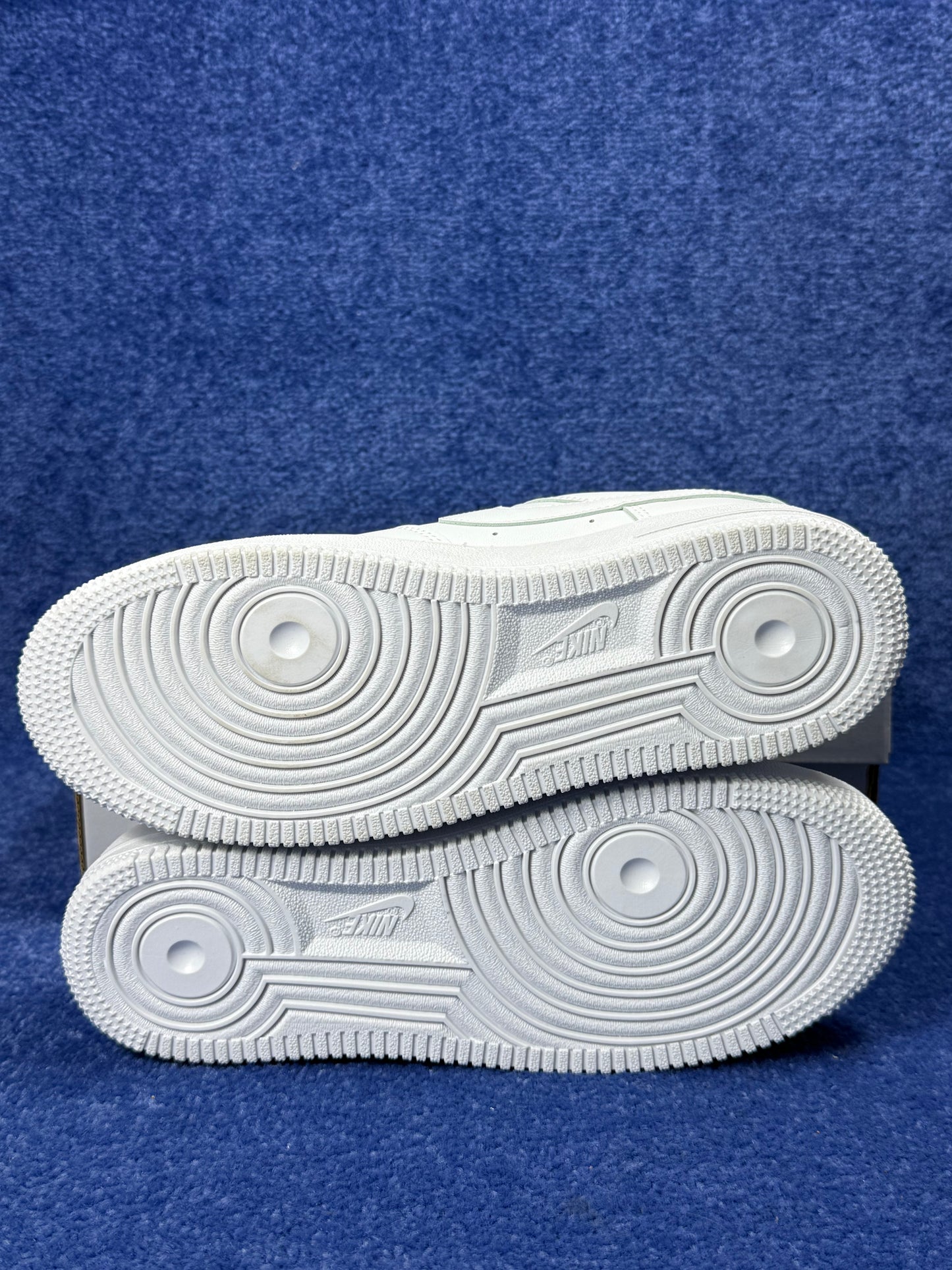 BUTY NIKE AIR FORCE 1 WHITE R.43