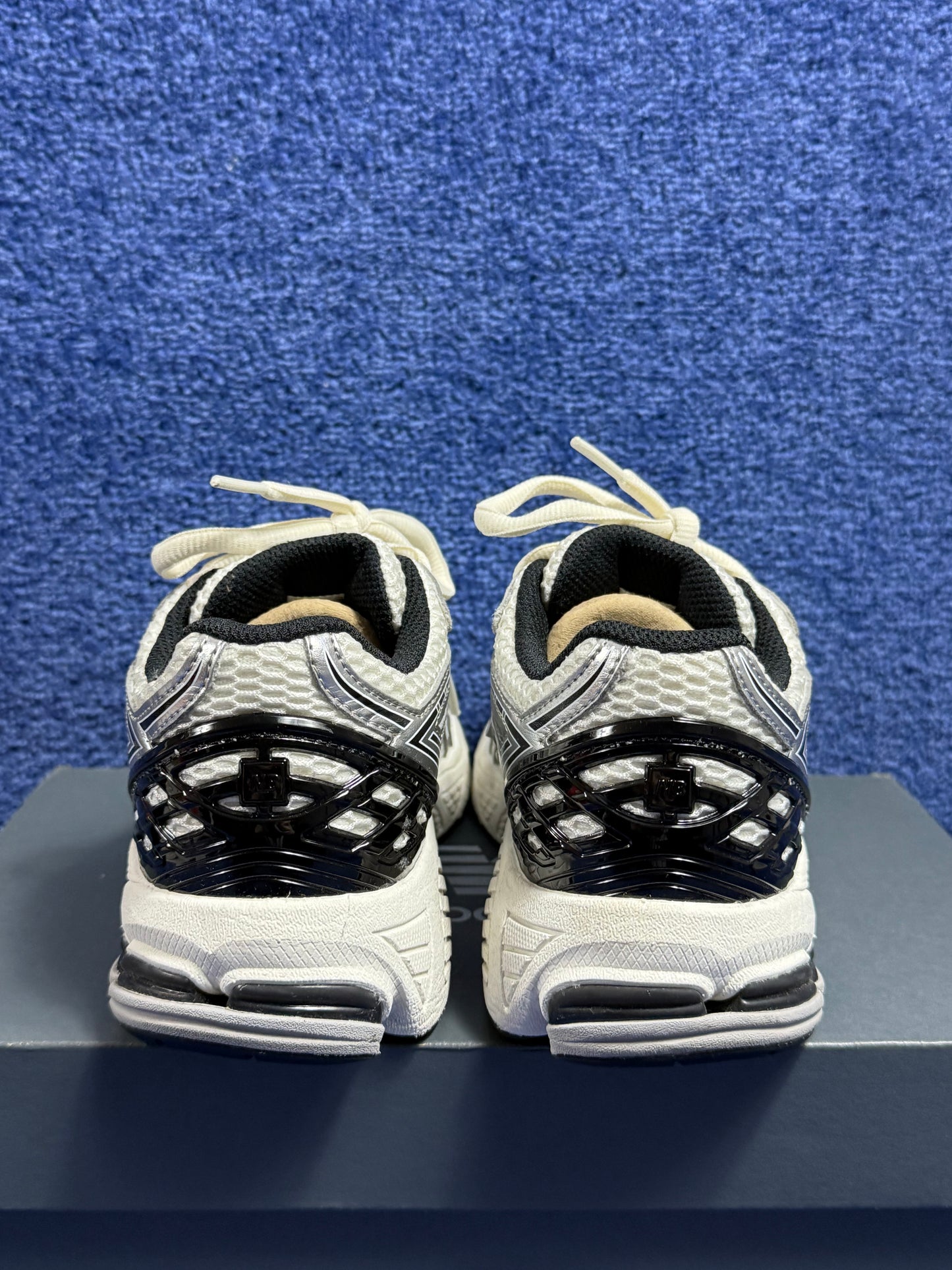 BUTY NEW BALANCE 1906R R.38
