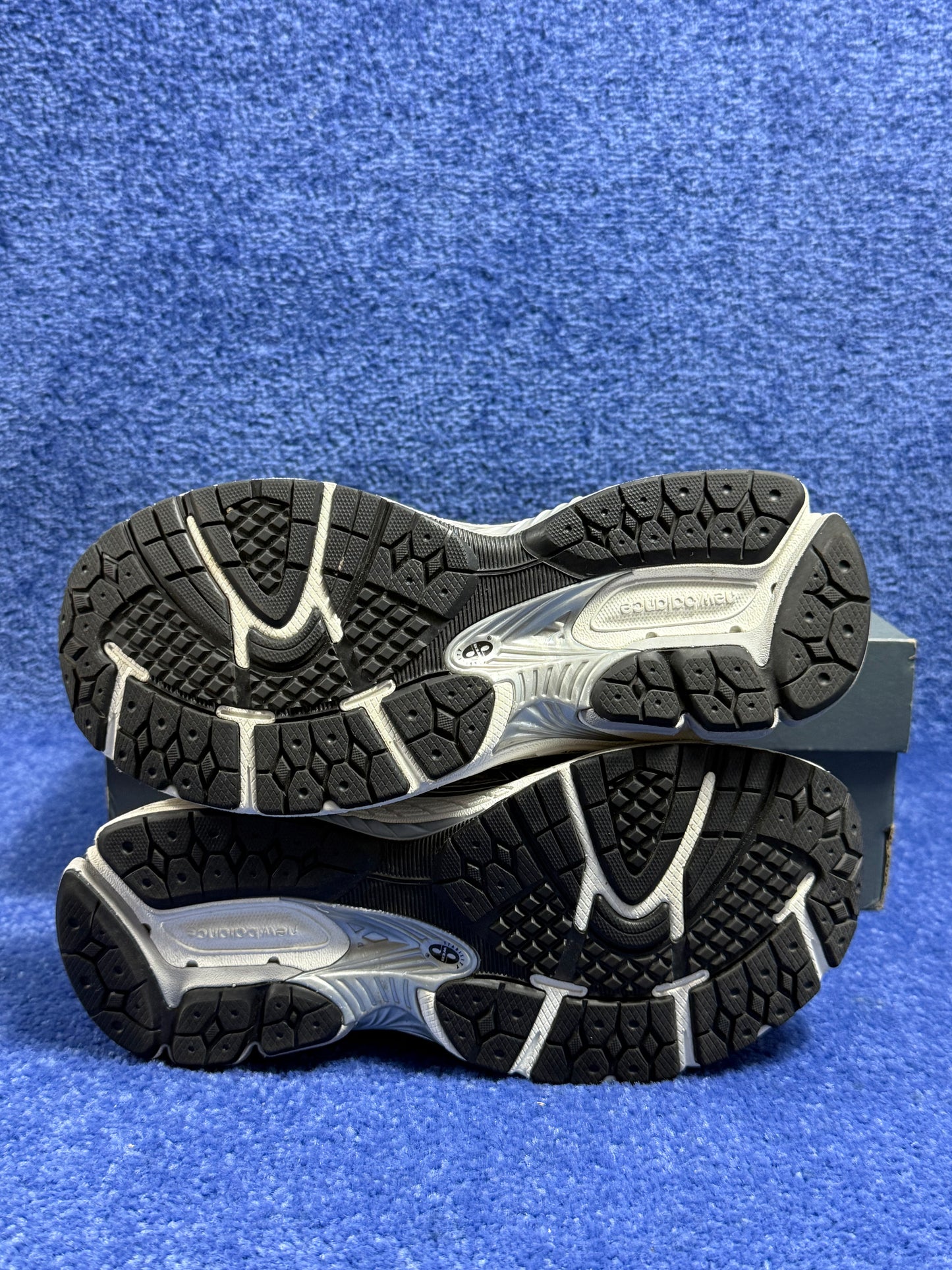 BUTY NEW BALANCE 1906R R.38