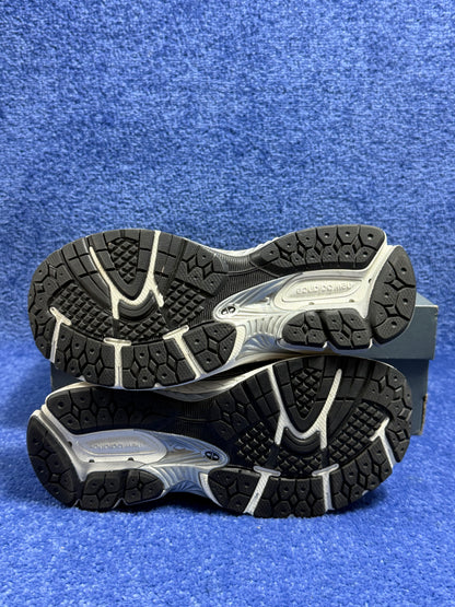 BUTY NEW BALANCE 1906R R.38