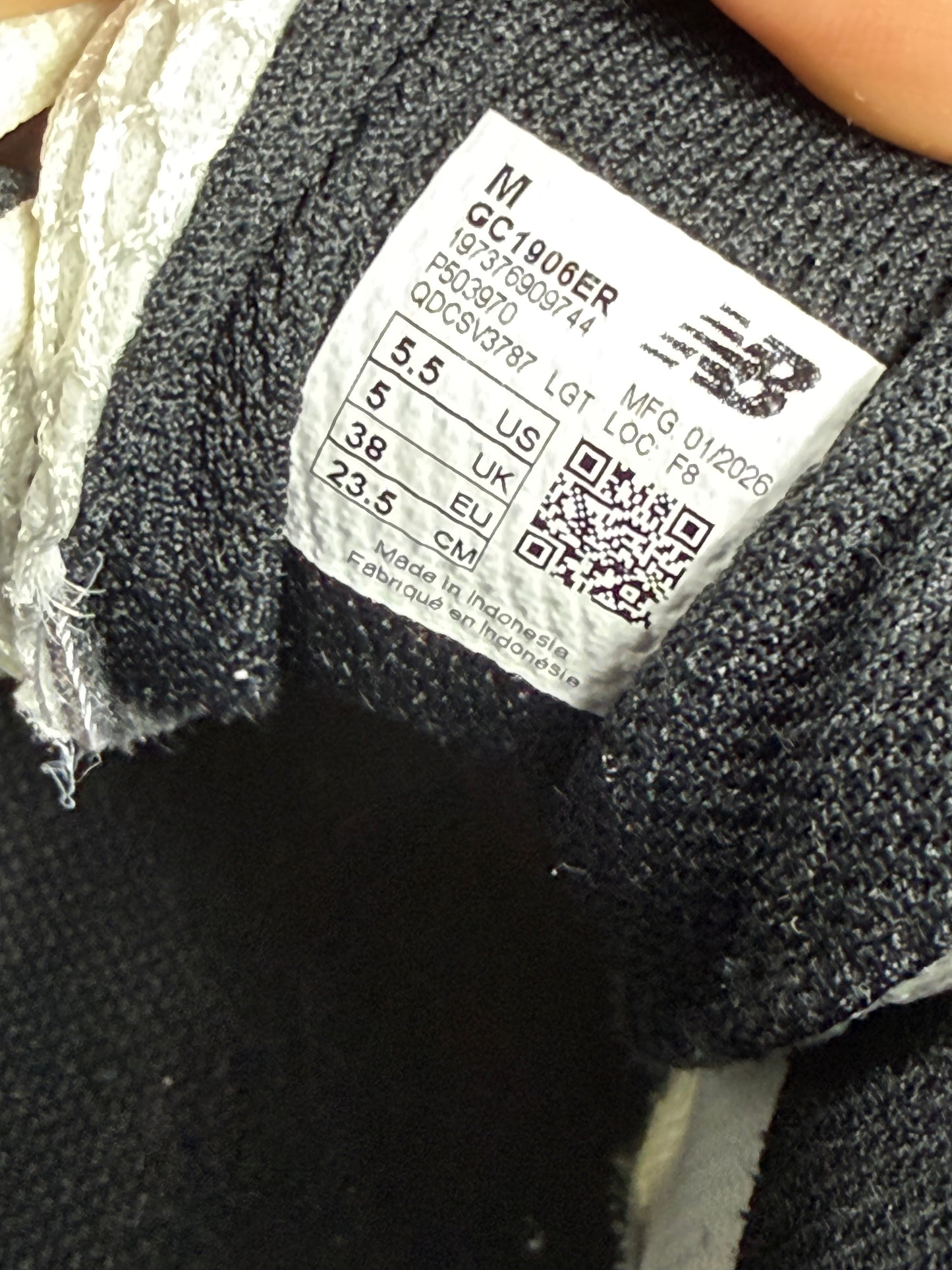 BUTY NEW BALANCE 1906R R.38