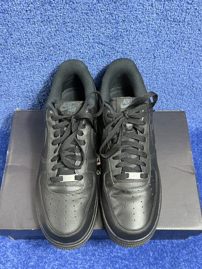 BUTY NIKE AIR FORCE 1 BLACK R.43