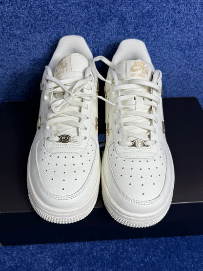 BUTY NIKE AIR FORCE 1 '07 LX R.38