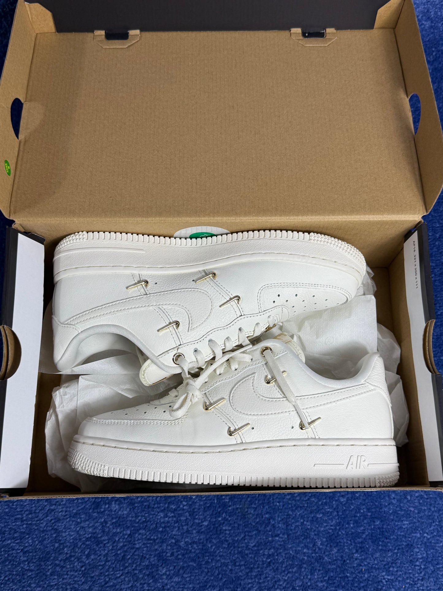 BUTY NIKE AIR FORCE 1 '07 LX R.38