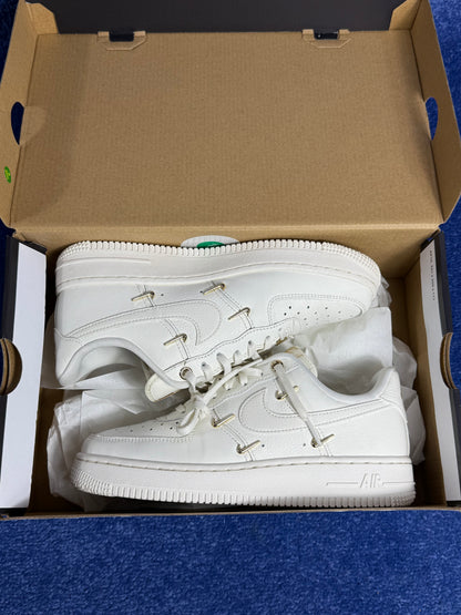 BUTY NIKE AIR FORCE 1 '07 LX R.38