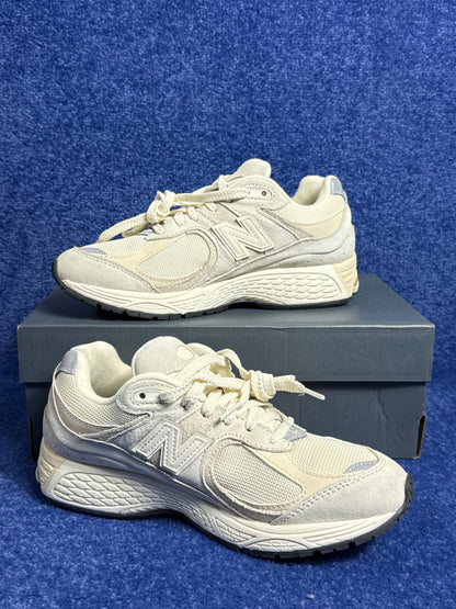 BUTY NEW BALANCE 2002R R.38.5