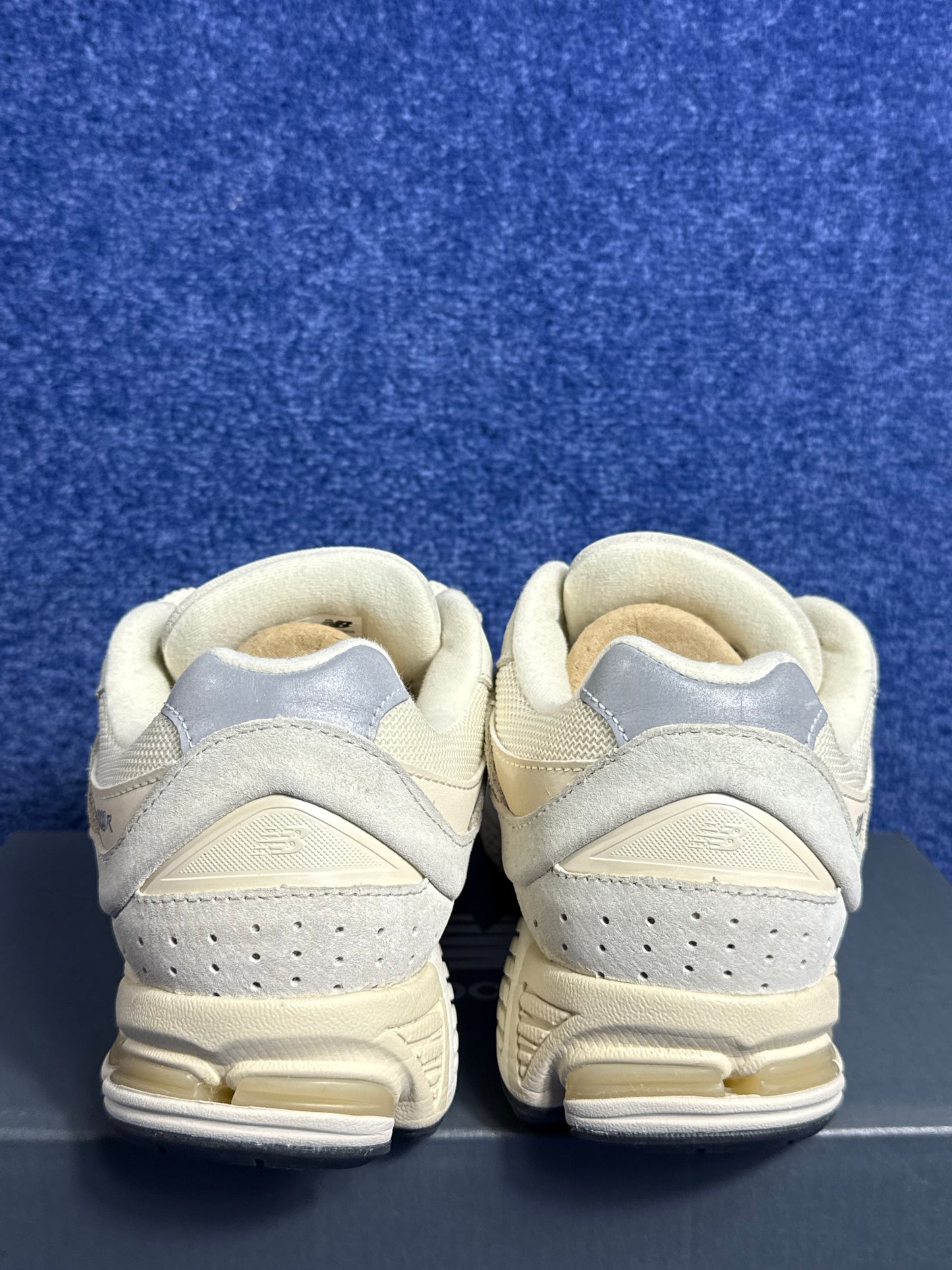BUTY NEW BALANCE 2002R R.38.5