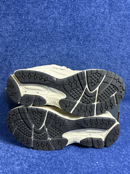 BUTY NEW BALANCE 2002R R.38.5