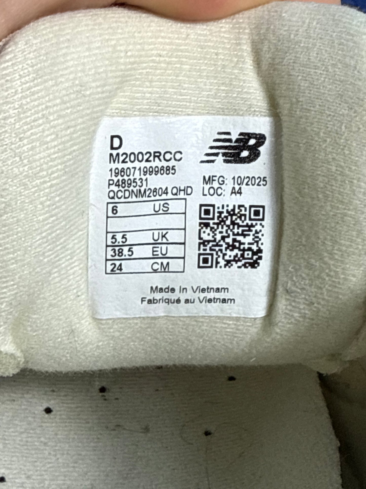 BUTY NEW BALANCE 2002R R.38.5