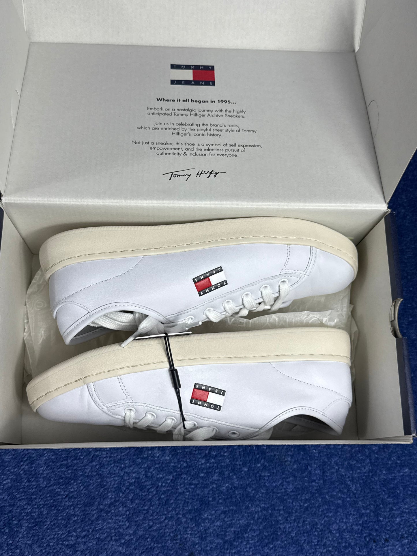 BUTY TOMMY JEANS LIGHTWEIGHT COURT R.40