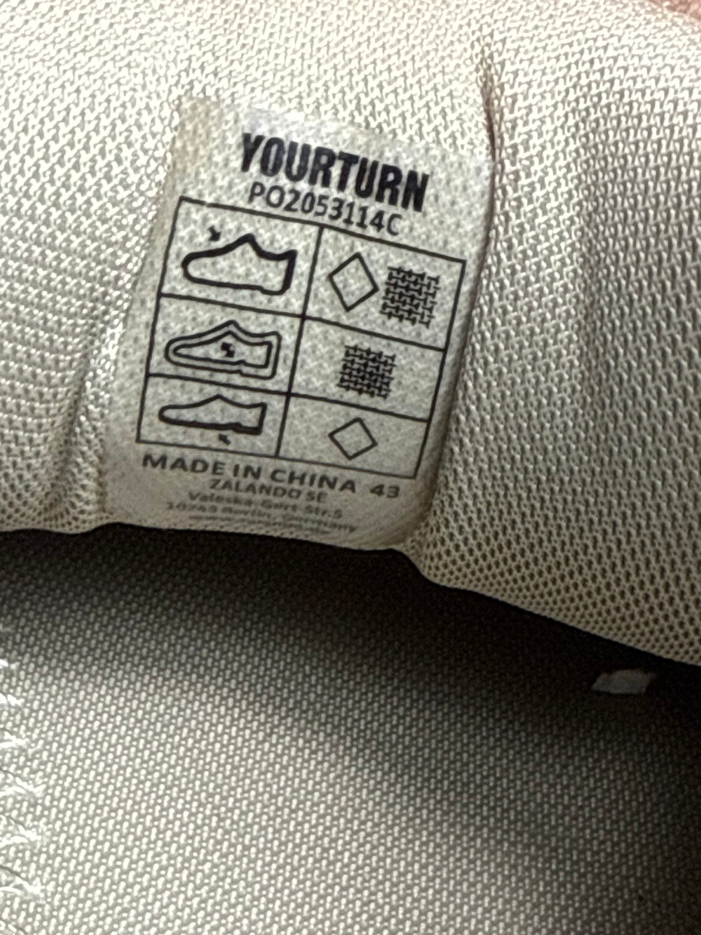 BUTY YOURTURN R.43