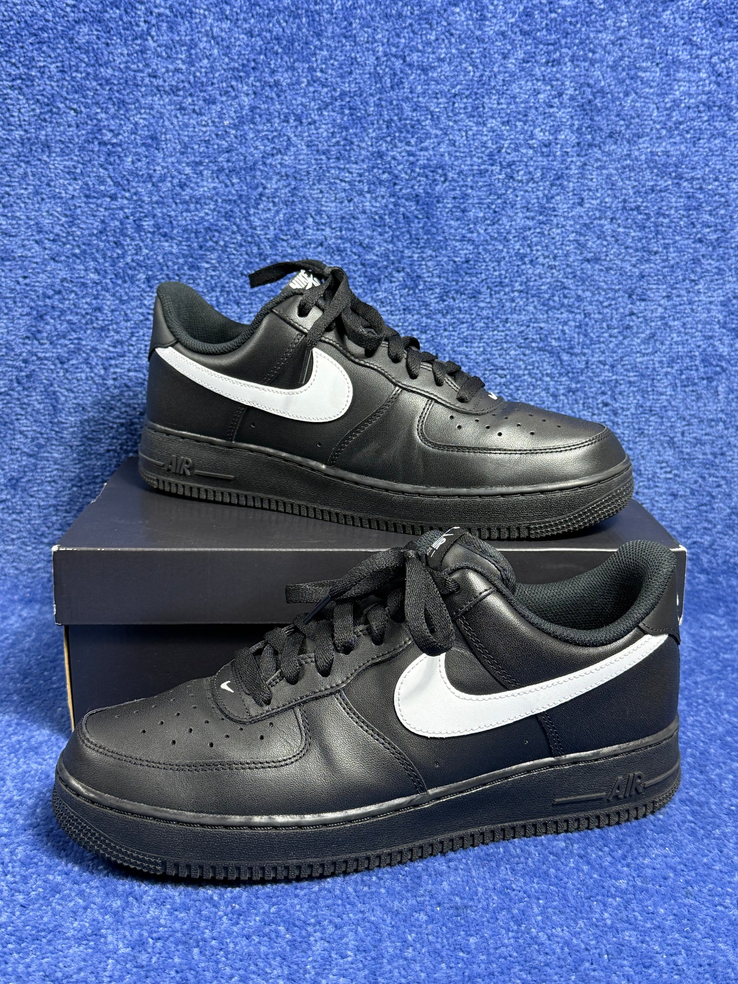 BUTY NIKE AIR FORCE 1 BLACK WHITE R.45