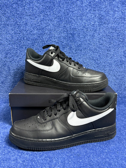 BUTY NIKE AIR FORCE 1 BLACK WHITE R.45
