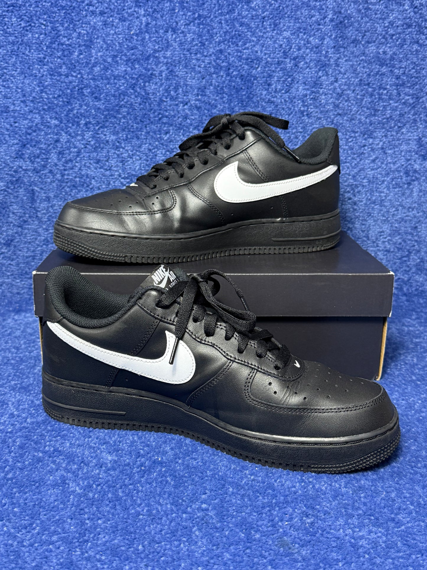BUTY NIKE AIR FORCE 1 BLACK WHITE R.45