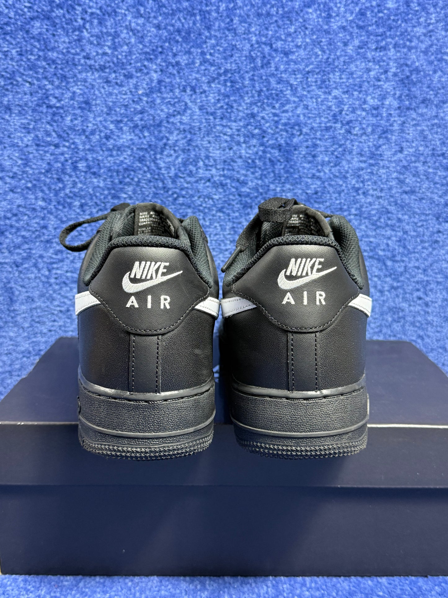 BUTY NIKE AIR FORCE 1 BLACK WHITE R.45