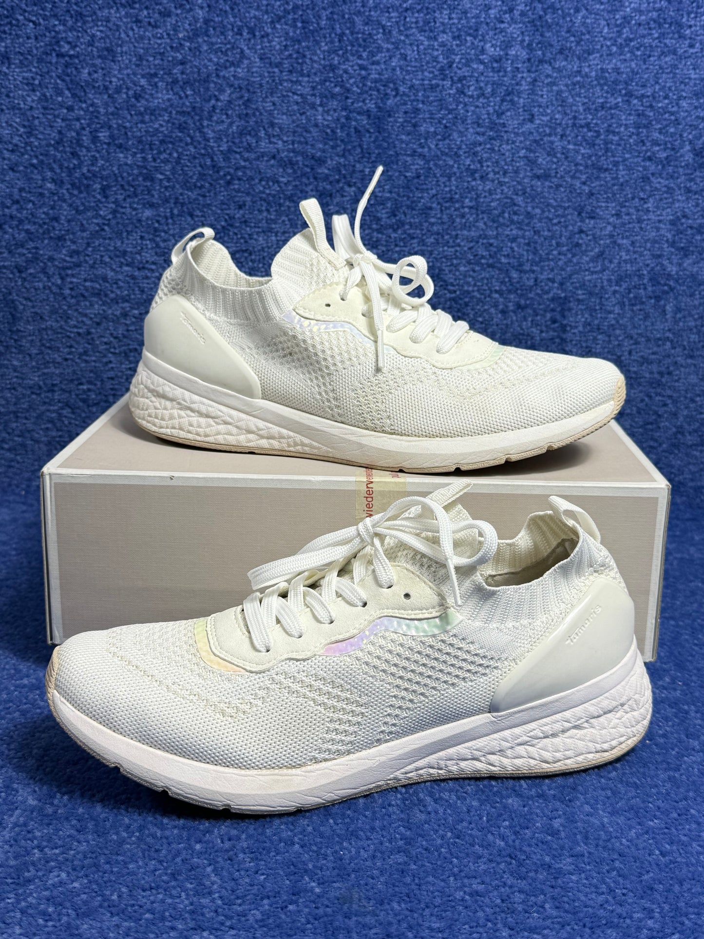BUTY SPORTOWE TAMARIS R.40