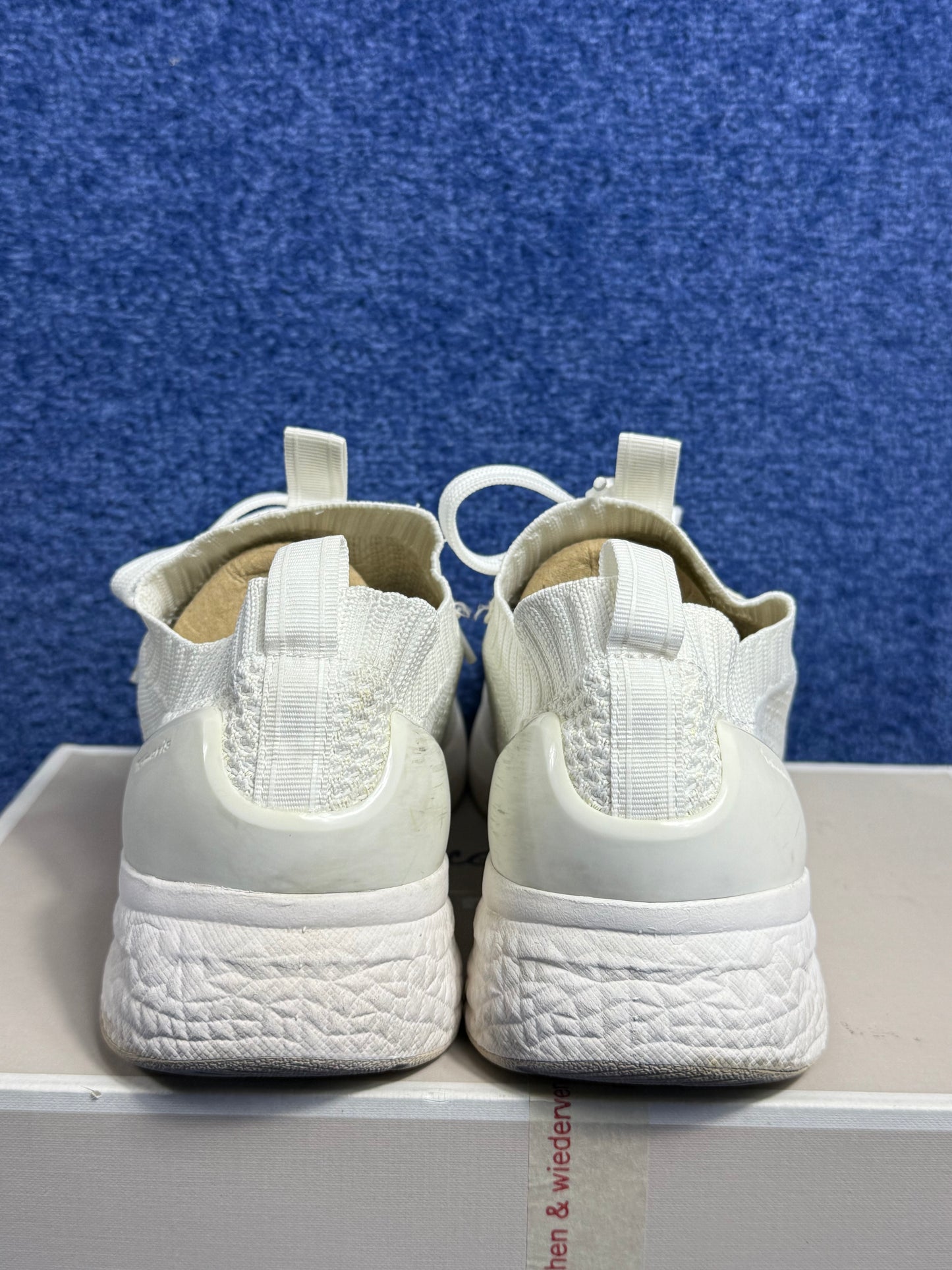 BUTY SPORTOWE TAMARIS R.40