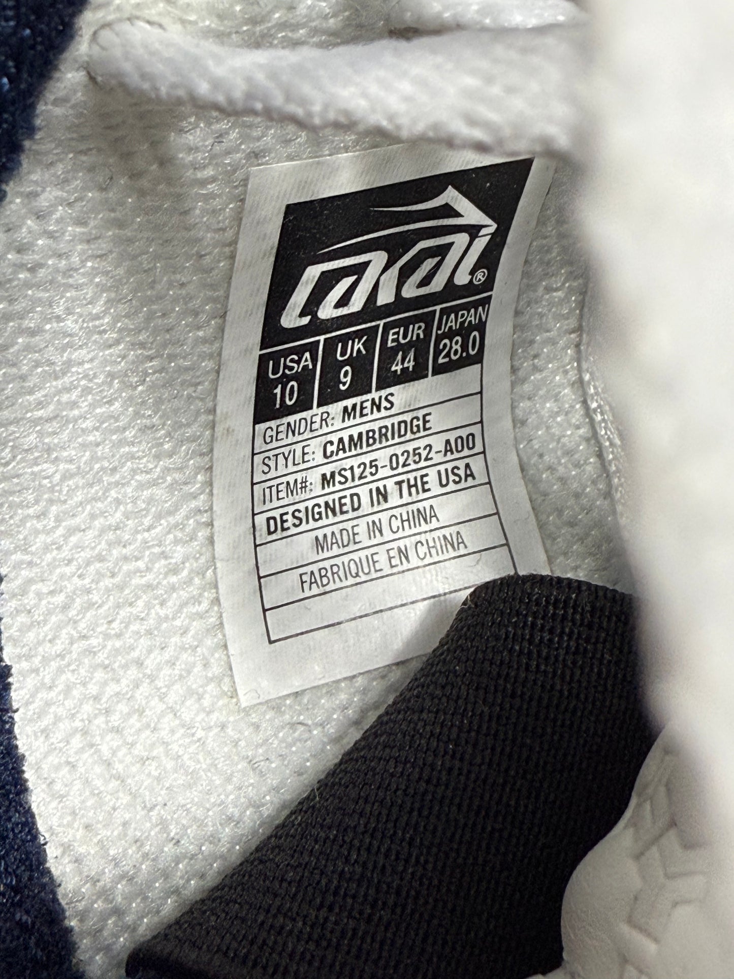 BUTY LAKAI CAMRIDGE R.44