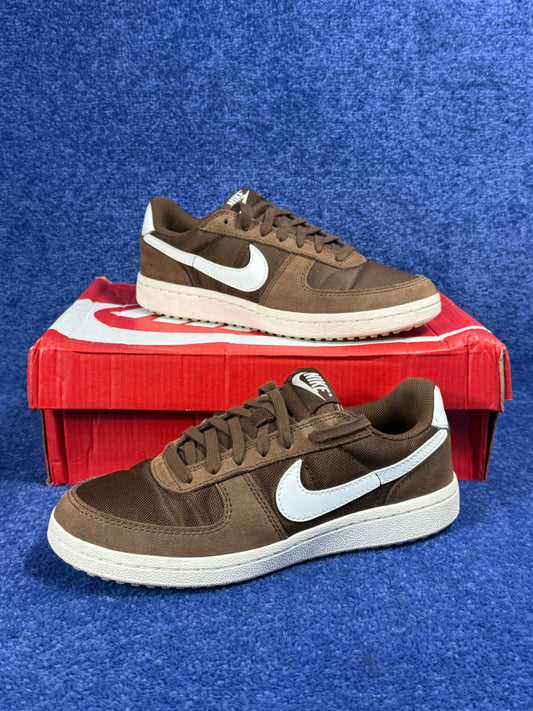 BUTY NIKE FIELD GENERAL R.38