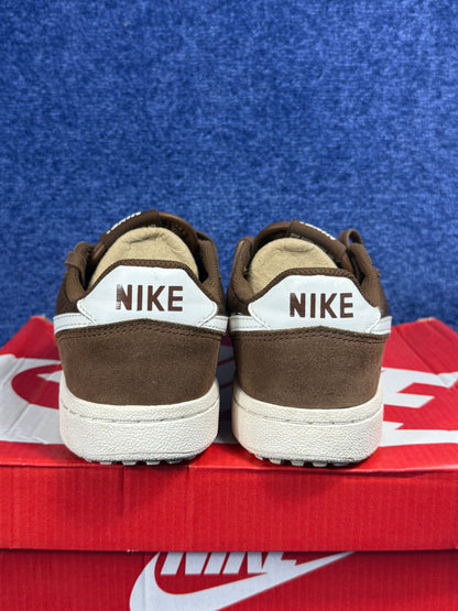 BUTY NIKE FIELD GENERAL R.38