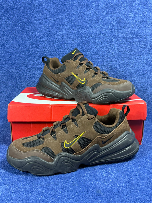 BUTY NIKE TECH HERA R.43