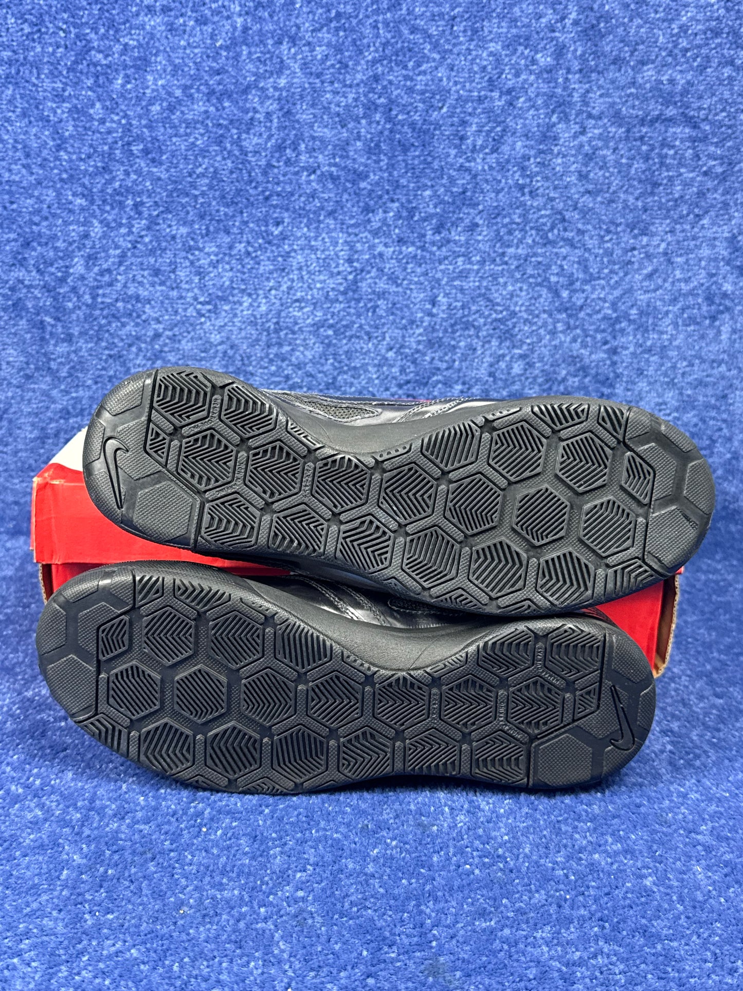 BUTY SPORTOWE NIKE GATO LV8 R.41
