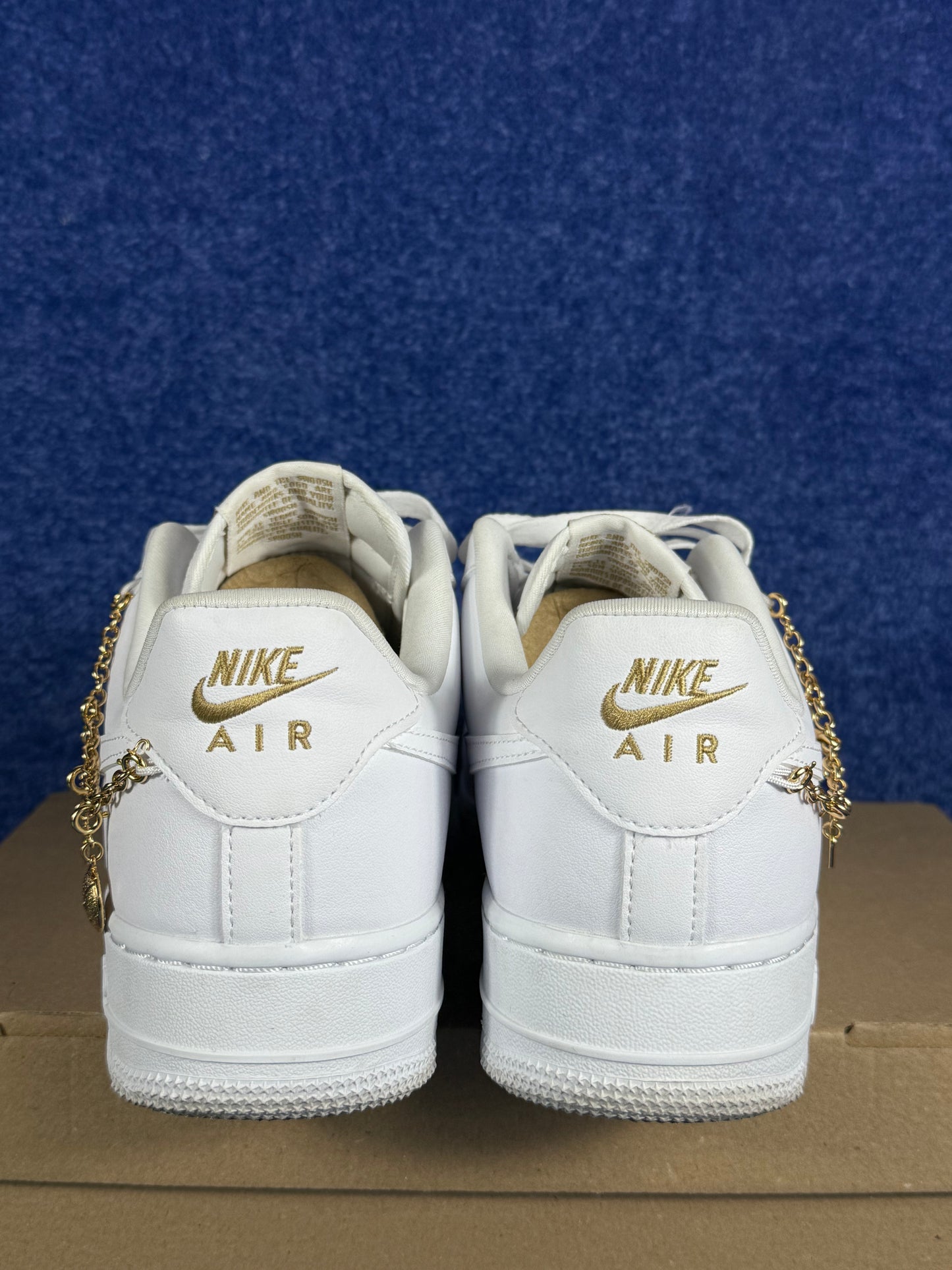 BUTY NIKE AIR FORCE 1 '07 LX R.42